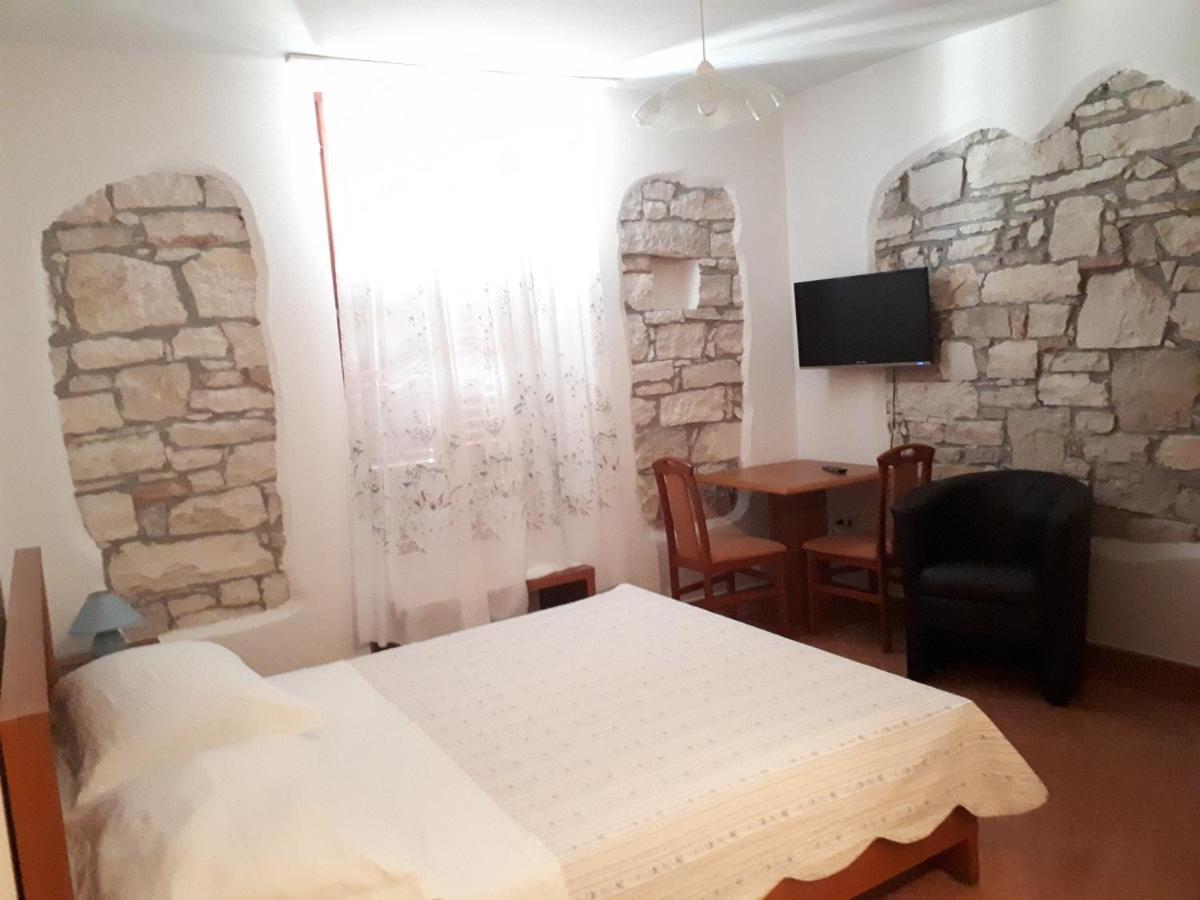 Apartments Lav Poreč Buitenkant foto